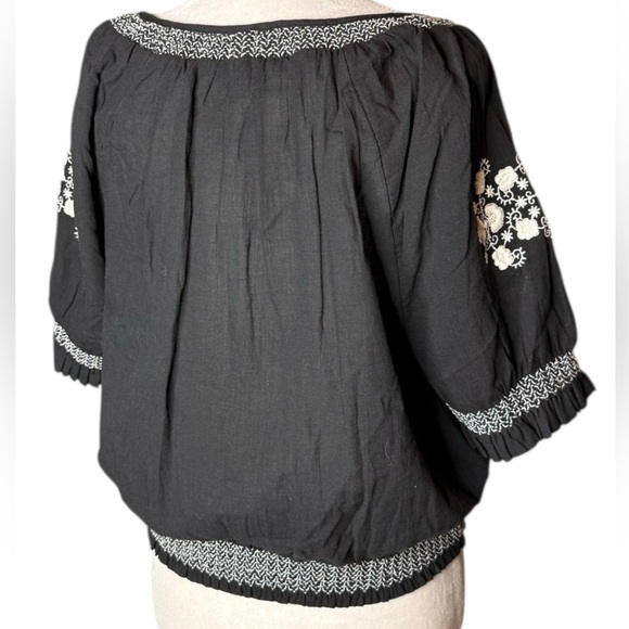 Lucky Brand Gray Embellished Fitted Blouse size medium - Picture 7 of 16